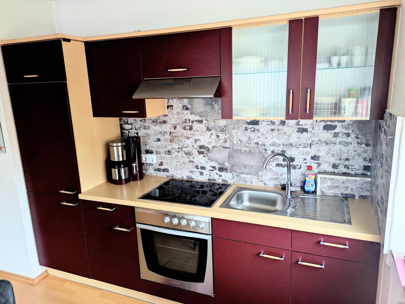 Voll ausgestattete Küche der Ferienwohnung